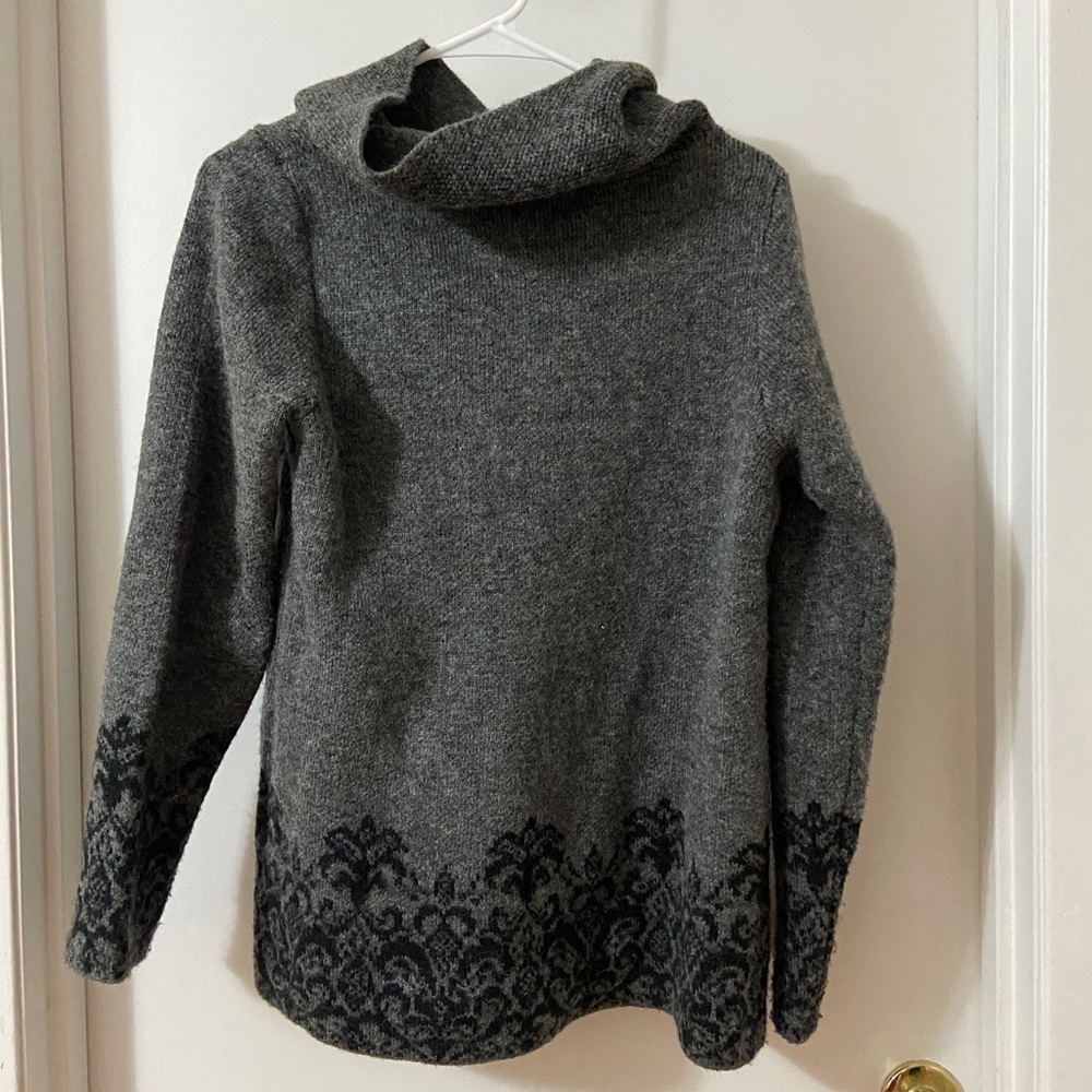 Adrienne Vittadini Sweater - Picture 2 of 2
